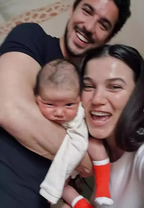 Evlilik sonrası çift, Beykoz’da müstakil ve geniş bir eve taşındı ve bebek bekleyen Kaan Yıldırım ve Pınar Deniz oğullarına kavuşmak için gün saymaya başladı.
