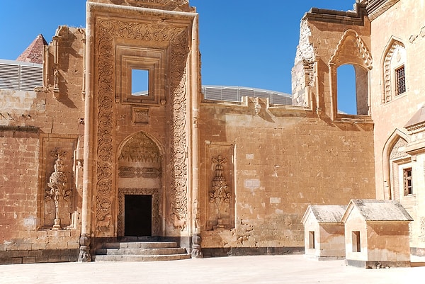 Places to Visit Near Ishak Pasha Palace