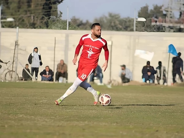 İsrail’in Gazze’ye saldırıları devam ederken bir futbolcu daha hayatını kaybetti.