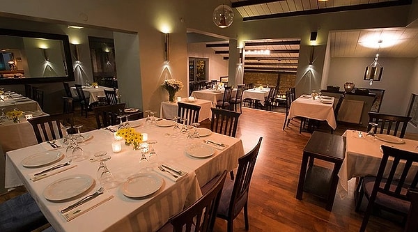 9. Niki Restaurant