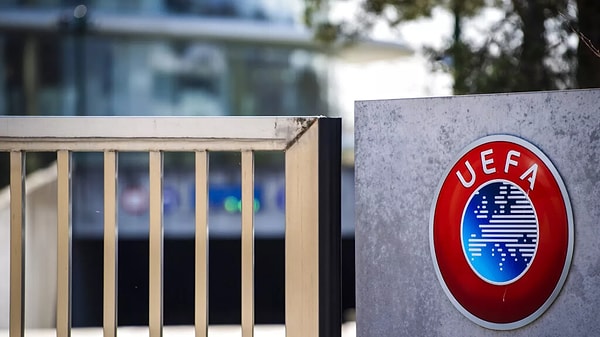 UEFA'dan Türkiye'ye yine ceza...