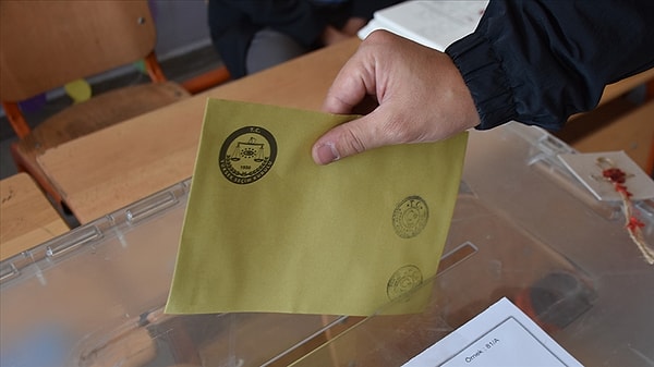 Sonar, vatandaşa "Bugün seçim olsa hangi partiye oy verirsiniz?" sorusunu yöneltti.