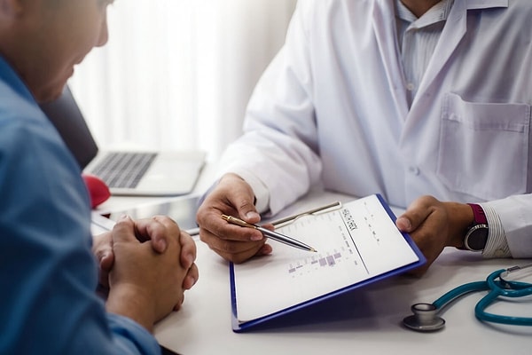 Kişi, bu bulguları doktoruyla paylaştığında doktor şaşkına döndü. Tüm parçalar bir araya geliyordu, ancak bugüne kadar kimse MTHFR genine bakmayı akıl etmemişti.