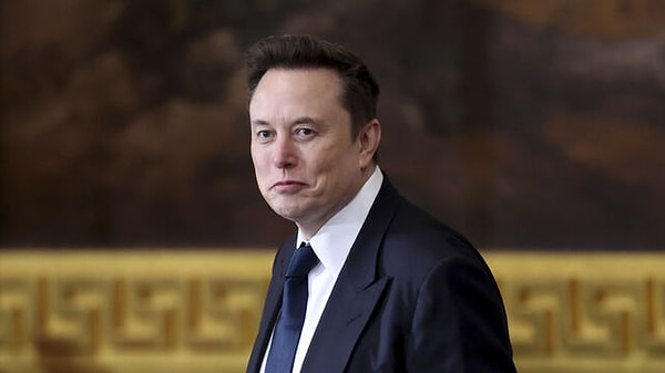 Musk önce Amerika'daki seçim sistemini sorgulattı ve iki partili yapıdan bıktınız mı dedi.