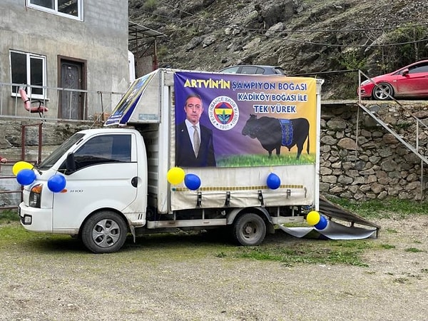 Kadıköy Boğası marşla çıktı.