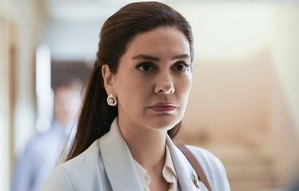 Hospital Photo Created with Artificial Intelligence Drives Bergüzar Korel Crazy!