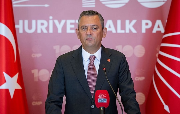 CHP, AKP hükümetini ara seçime zorlayacak hamleler üzerinde çalışıyor.