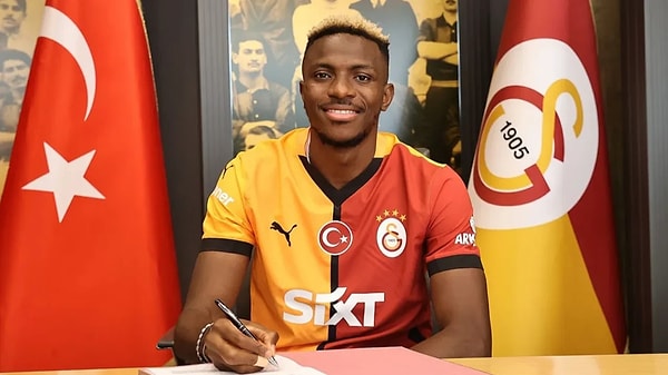 Victor Osimhen, adım adım Galatasaray futbolcusu olmaya yaklaşıyor.
