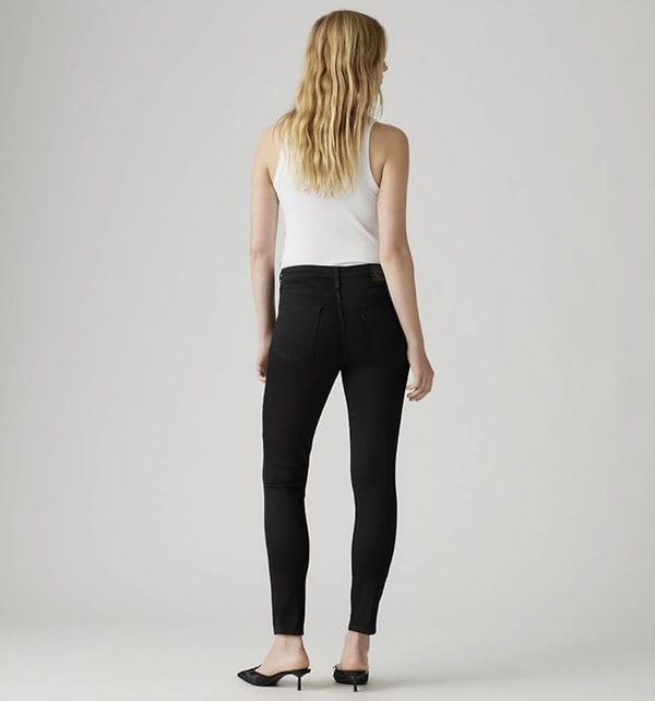 Levi's 721 High Rise Skinny Jeans, kadın jean modelleri arasında çok satanlarda 1 numarada.