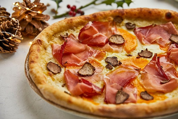 Trüf Mantarlı Pizza