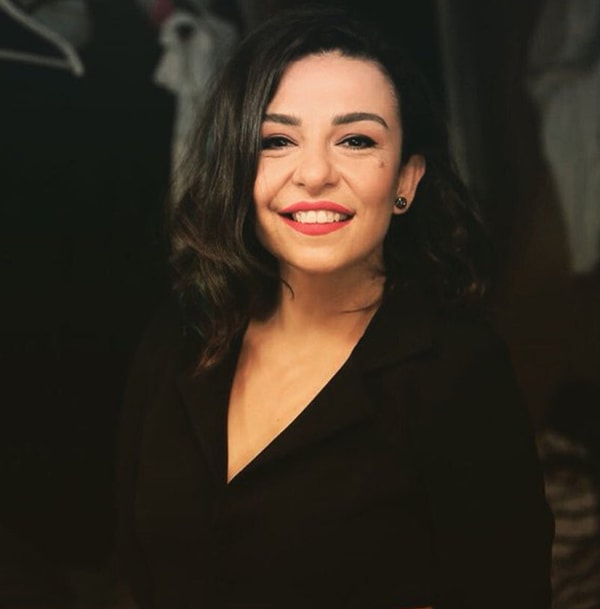 Sahnede enerjisiyle devleşen Turgut, birçok ödül alarak tek başına devam ettiği müzik kariyerinde başarılarını sürdürdü.