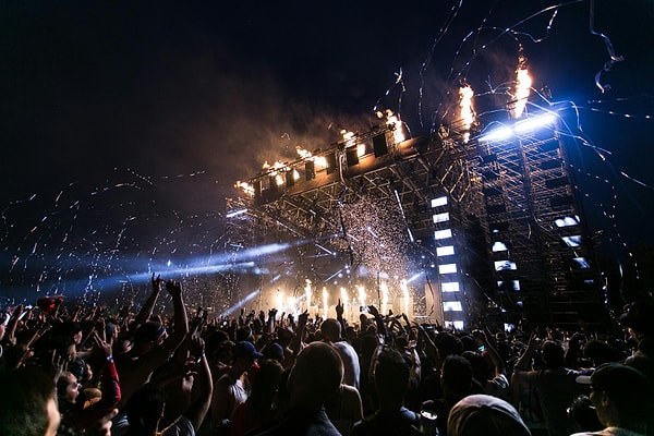 Gençler neden Üniversiteli Yaz Festivalini seçiyor?