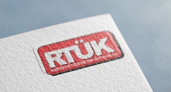 Radyo ve Televizyon Üst Kurulu (RTÜK) Sözcü TV ve Halk TV'ye geçtiğimiz aylarda 10 gün ekran karartma cezası verdi.