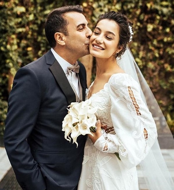 Oyunculuğundaki doğallık, izleyicinin kalbine dokunan samimiyetiyle birleşince Emre Karayel magazinin de televizyon dünyasının da gözdelerinden biri oldu!