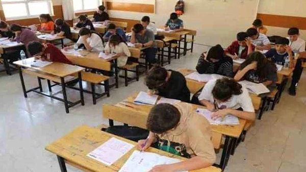 Milli Eğitim Bakanı Yusuf Tekin, Türkiye Büyük Millet Meclisi'nde AKP Grup Toplantısı öncesi gazetecilerin sorularını cevapladı.