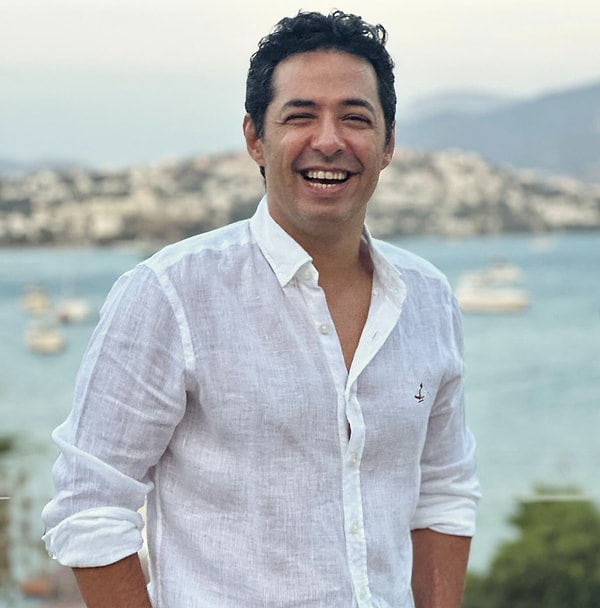 Birsen Altuntaş'ın haberine göre, Mert Fırat 'Sonra Gözler Görür' dizisinin başrolü oldu.