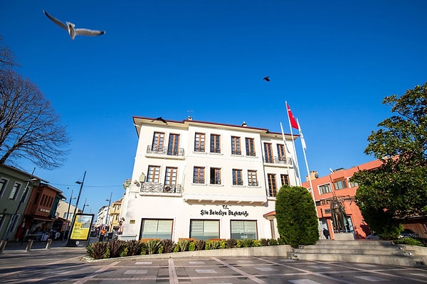 Bir operasyon da Şile Belediyesi'ne yapıldı.