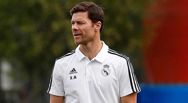 Marca, yine sert yorumlarla Real Madrid'i eleştirirken Xabi Alonso'yu da es geçmedi.