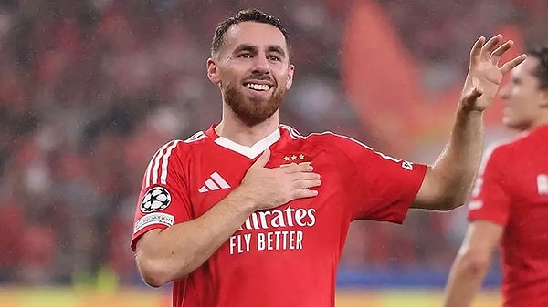 Orkun Kökçü'nün çocukluktan beri hayali olan Beşiktaş formasını giymek, belki de günler sonra gerçeğe dönüşecek ve İstanbul'a gelecek.