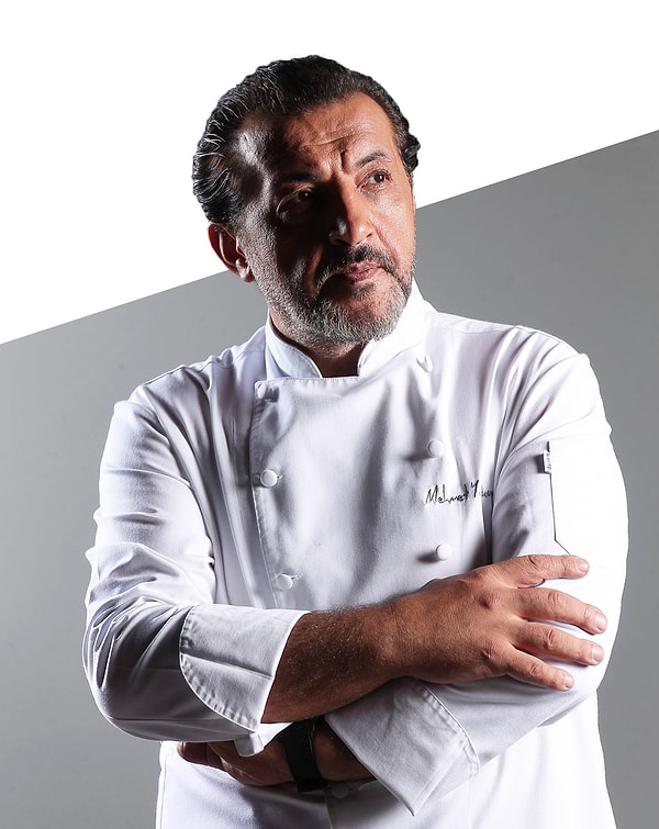 Mehmet Şef jüri koltuğunda oturduğu MasterChef programıyla adından sıkça söz ettiriyor.