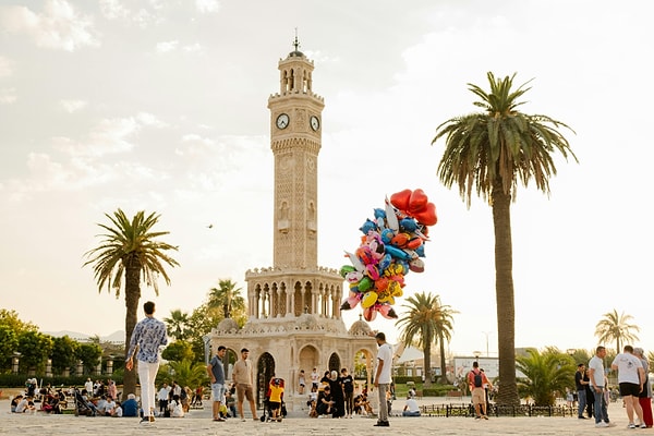 Things to Do Near the Izmir Clock Tower