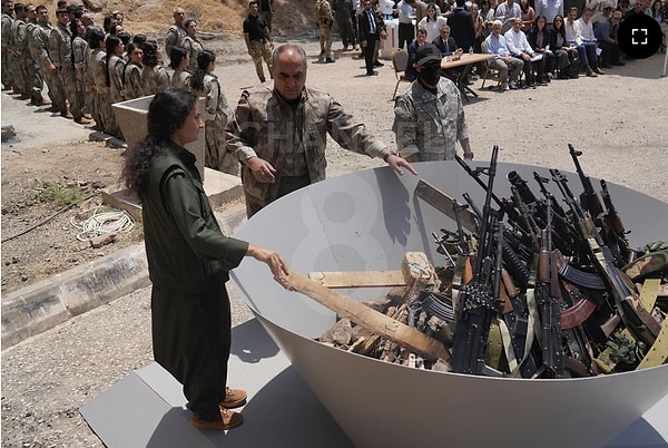 11 Temmuz Cuma günü PKK’lı bir grup silah bıraktı.