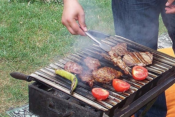 4. Diyelim ki bir mangal partisine katıldın, tabağına ilk ne koyarsın?