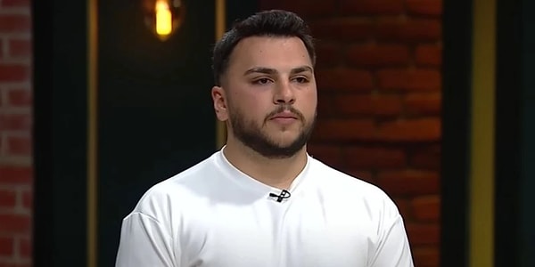 MasterChef Türkiye 2025'te ana kadroya giren ilk yarışmacı Furkan Kahraman oldu.
