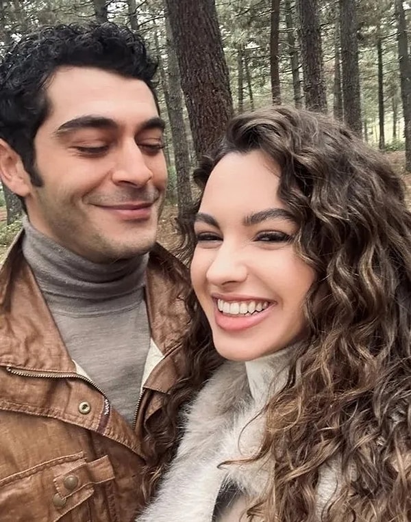 atv ekranlarında yayınlanan Bir Gece Masalı dizisinde başrolü paylaşan Su Burcu Yazgı Coşkun ve Burak Deniz’in etkisi sürmeye devam ediyor.