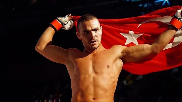 İddiaların ardından Kaan Kazgan da konuyla ilgili sosyal medya hesabından Cebeci'yi hedef alan bir açıklama yaptı.