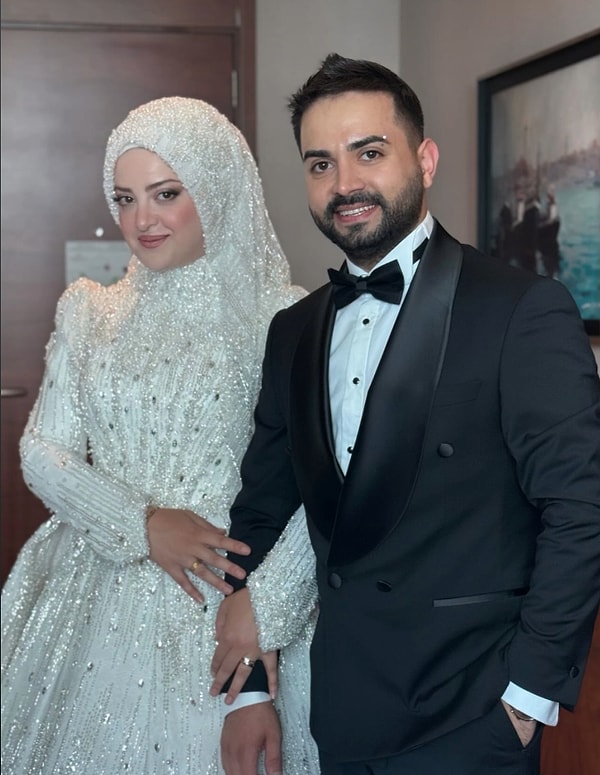 Nikah, söz, nişan, kına derken… sonunda o büyük gün geldi çattı! Sosyal medyada günlerdir konuşulan, adeta “hiç bitmeyecek” denilen düğün süreci, bugün yapılan görkemli törenle taçlandı.