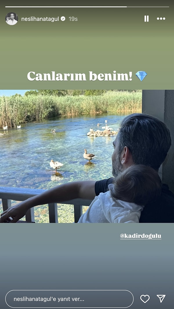 Atagül, bu kez de 5 aylık olan oğlunu ve eşini paylaştı.