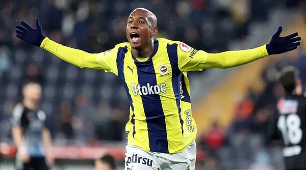 Fenerbahçe'de sezon öncesi Talisca şoku yaşanıyor. Brezilyalı oyuncunun sakatlığı hesapları bozdu.