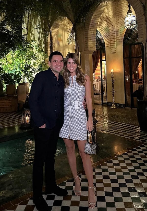 After all this tense process, the couple goes on frequent vacations to boost their morale and give the message,