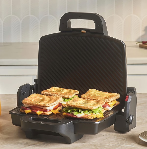 Karaca Future Essential Tost Makinesi Matte Black 1800 W 4 Dilim Kapasiteli