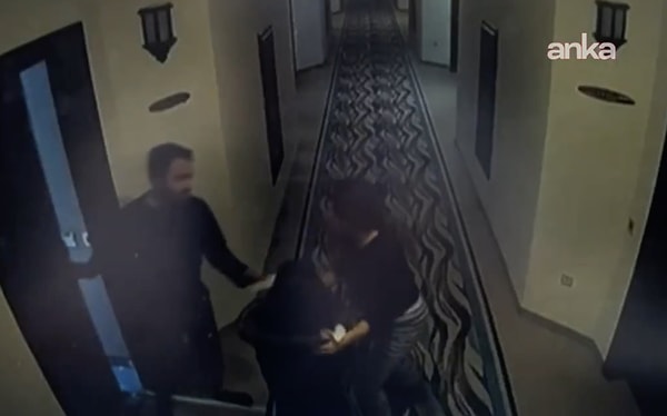 Otelin sahibi Halit Ergül'ün damadı ve aynı zamanda genel müdür olan Emir Aras'ın görüntüleri otelde yaşananları ortaya koydu.