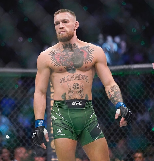 Conor McGregor deyince akla artık sadece ringlerde fırtına gibi esmesi değil; sürekli gündem olan skandallar da geliyor.