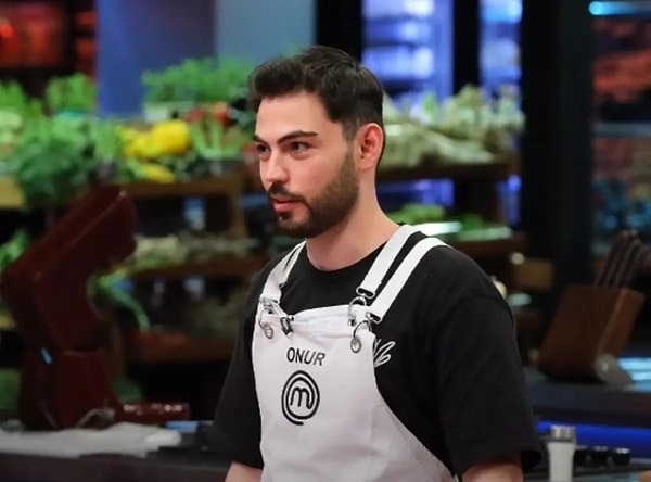 En iyi ekleri yapabilmek için mücadele veren yarışmacılardan Onur Dikbaş’ın tabağı beğenildi.