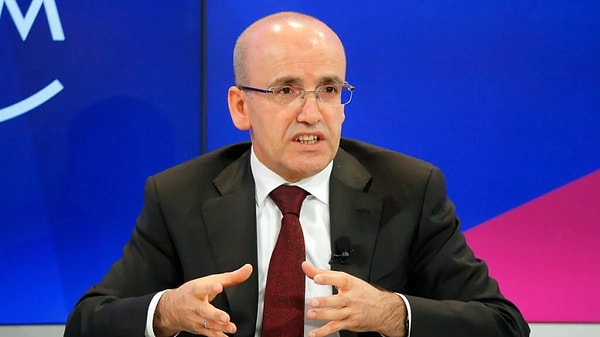 Milletvekillerinin asgari ücrete yılda iki kez zam yapılması önerisine Bakan Mehmet Şimşek yanıt verdi.