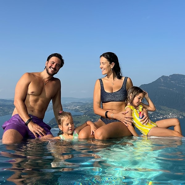 Aşklarıyla örnek gösterilen çift resmen ayrılıyor! Pelin Akil ve Anıl Altan çifti, ikiz kızları ve mutlu aile pozlarıyla sosyal medyada milyonların gönlünü kazanmıştı.