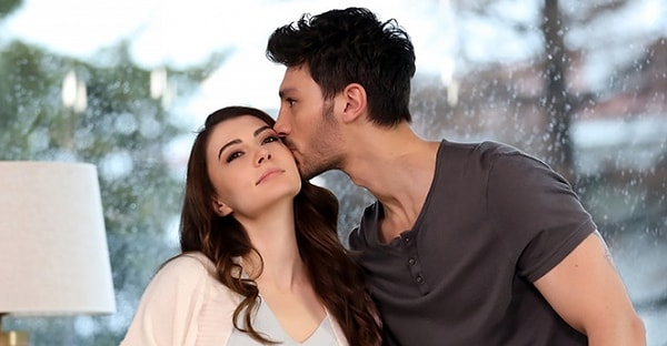 Sizin aşkınız Esra ve Ozan'a benziyor!
