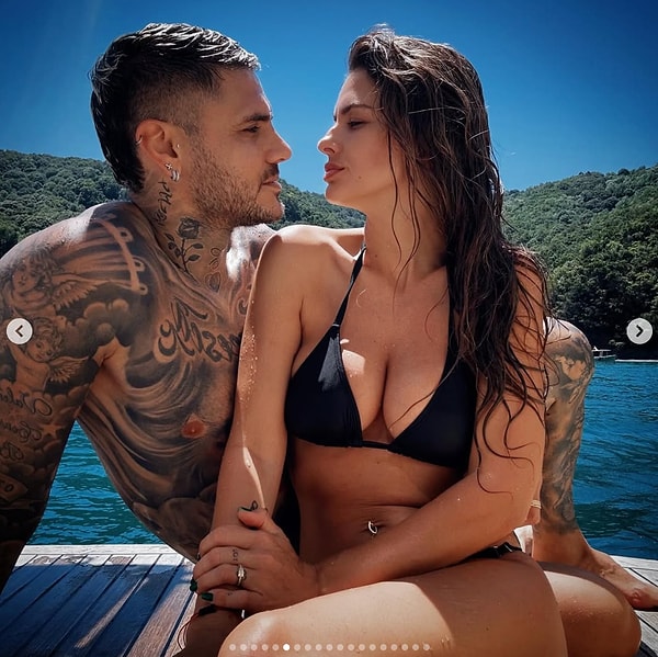 Galatasaraylı Icardi, takımın izinli olduğu günde sevgilisiyle İstanbul Boğazı’nın keyfini çıkardı.