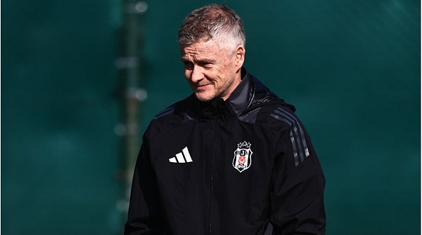Futbolcuların çok fazla yerde yatması ve kayıp giden zaman Solskjaer'in de gündemindeydi.