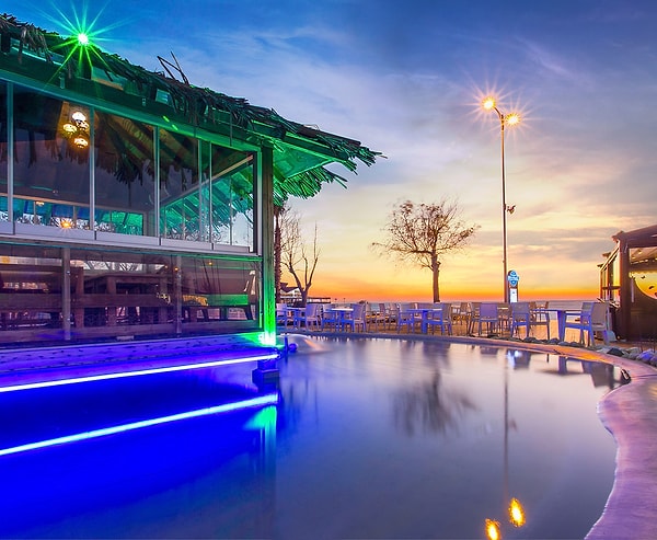 11. Festival Cafe