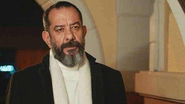 NOW'da yayınlanan Hudutsuz Sevda dizisinde Şeref karakterini canlandıran Emre Törün, 15 Temmuz günü vefat etti.