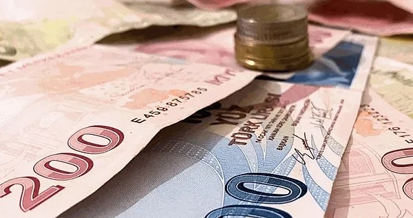 Emekli maaşlarında haciz ve bloke konulamama hali bankalar tarafından delinse de mahkemeler bu durumu reddediyordu.