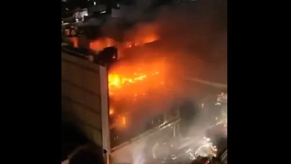 Eyalet Valisi de açıklama yaptı. AVM'nin ise beş gün önce açıldığı öğrenildi.