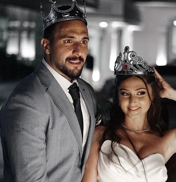 MasterChef Türkiye 2020'nin sevilen yarışmacısı, finale adını altın harflerle yazdıran Barbaros Yoloğlu, bu kez mutfaktaki hünerleriyle değil, özel hayatındaki beklenmedik bir gelişmeyle gündemde.