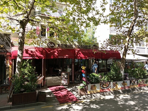 4. Renkli Bahçe Kafe