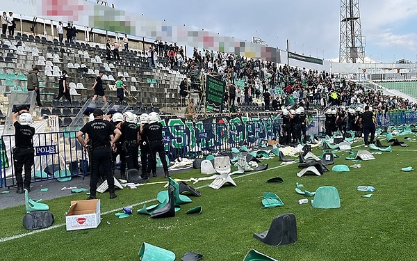 Denizlispor, lige katılma konusunda büyük sorunlar yaşayan Denizlispor'un A takım faaliyetleri durabilir.